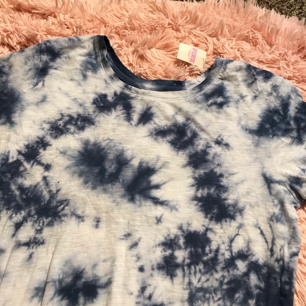 NWT Victoria’s Secret PINK tie dye blue t shirt